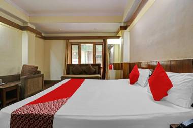 OYO Flagship 82956 Hotel Yadgar