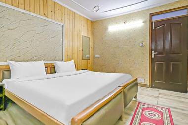 Collection O 83430 Hotel Sanjauli Inn