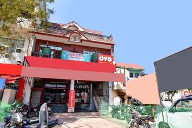 OYO 87525 Hotel Green