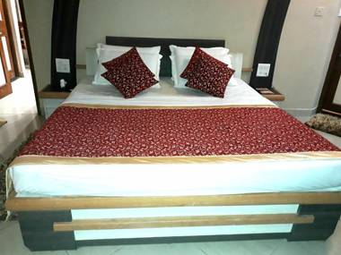 Hotel Pooja International