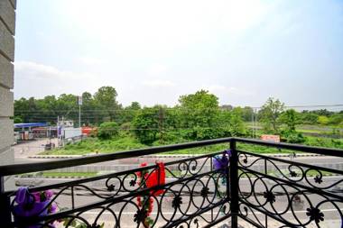 Townhouse OAK Hotel Grand Palace Banquet