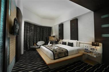 Grand Estancia Salem