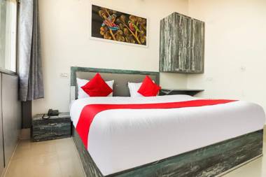 OYO 70297 Hotel Sheela