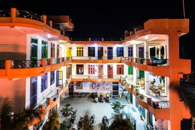 Live Free Hostel Rishikesh