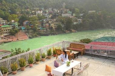 Hotel Ishan - A Riverside Retreat