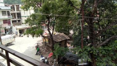 Premium rooms near Laxman Jhula