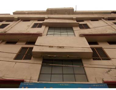 Deluxe Stay near ISBT