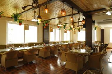 Kamay The Grand Alova