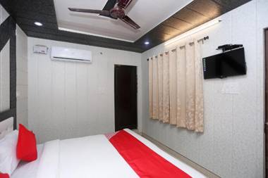 a2zroomz OM MUKUNDA GUEST HOUSE