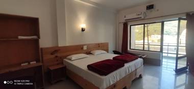H7 Stay On The Ganges Yoga & Spa Resort Rishikesh
