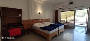 H7 Stay On The Ganges Yoga & Spa Resort Rishikesh