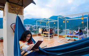 goSTOPS Rishikesh Lakshman Jhula