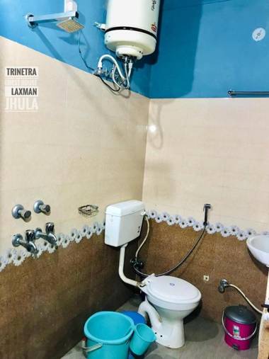 OYO HOME 84603 Trinetra Guest House