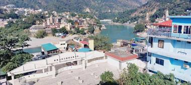 OYO HOME 84603 Trinetra Guest House