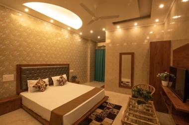 Hotel Gangotri Plaza