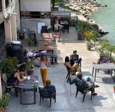 Karwaan by the Ganges