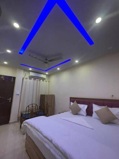 Karwaan by the Ganges