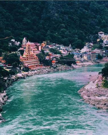 Luxurious Hill View Abode Tapovan