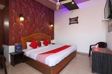 OYO 75956 Hotel Grand