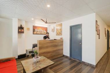 OYO 75956 Hotel Grand