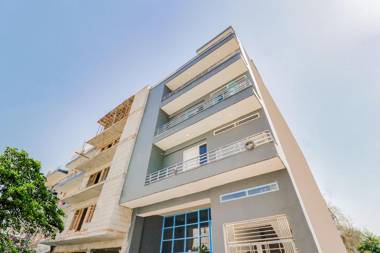 OYO 75956 Hotel Grand