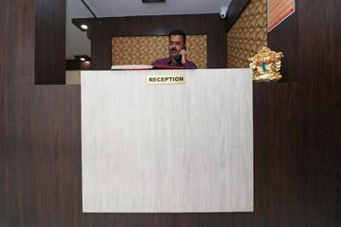 OYO 37411 Royal Residency