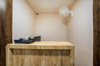 OYO 43267 Hotel Biravi Inn