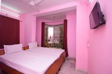 SPOT ON 43842 Hotel Royal Residency