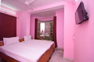 SPOT ON 43842 Hotel Royal Residency