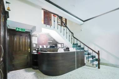 OYO Flagship 71757 Aditya Inn