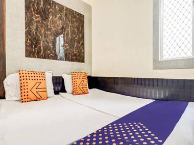 SPOT ON 74318 Hotel Preet