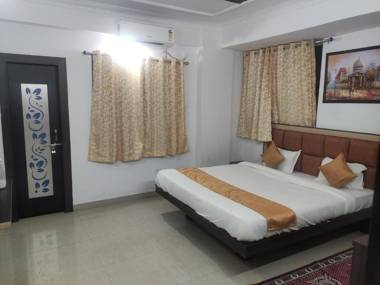 StayVilla Royal Executive Rooms