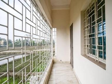 OYO 85557 Hotel Luxury Inn