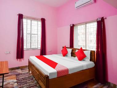 OYO 85557 Hotel Luxury Inn