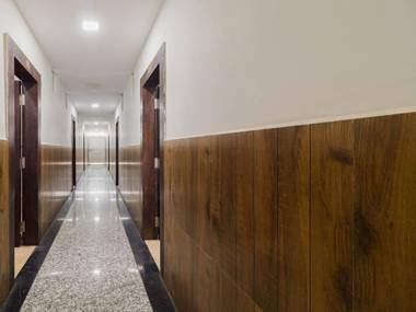 OYO 87210 Oxy Hotel Shivani