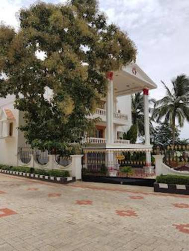 D Hotels and Resorts 
