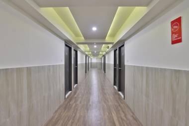 Hotel Nova Cross Road