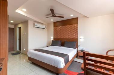 Collection O 50252 Hotel Simran Raghuveer Para