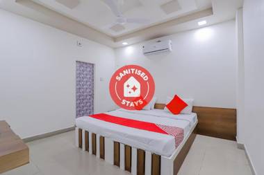 OYO 80936 Hotel Maldhari