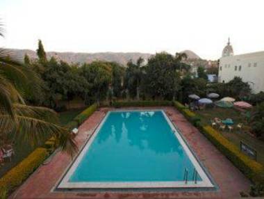 Hotel Navaratan Palace