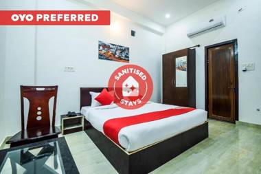 OYO 10682 Hotel Blue Lotus