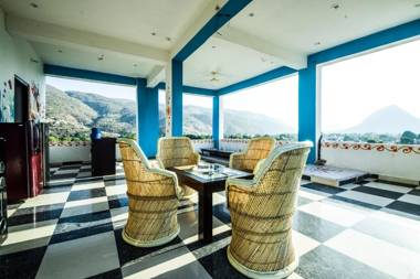 OYO 10682 Hotel Blue Lotus