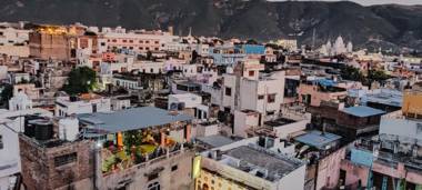 Varah Square Guest House