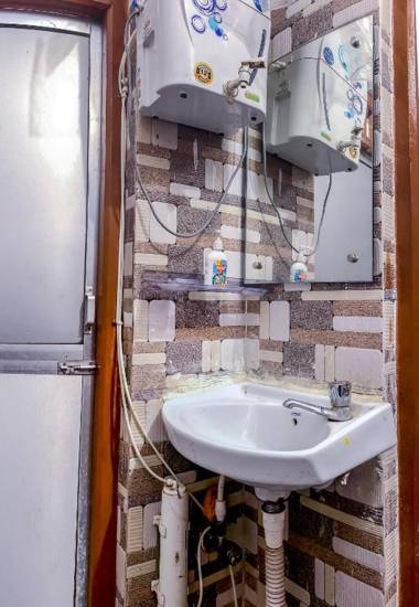 Bobby Premium Residency