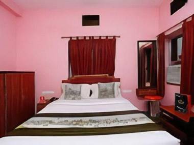 OYO 9090 Hotel Balaram Palace