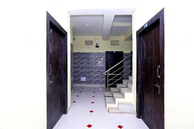 Goroomgo Shree Bhumi Puri