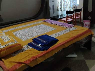 OYO HOME 91096 Krishna Bhawan