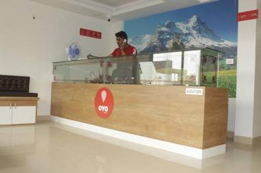 OYO 13168 Primrose Regency