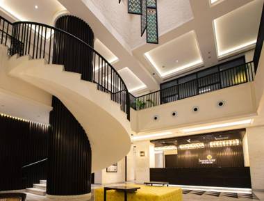 Lemon Tree Premier City Center Pune