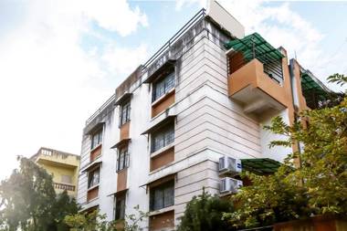 OYO Flagship 18270 Eon Studio Apartments